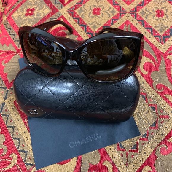 💫CHANEL POLARIZED SUN GLASSES😎💛 - Picture 4 of 10
